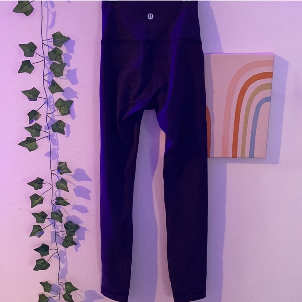 Lululemon Wunder trains size 0 25”